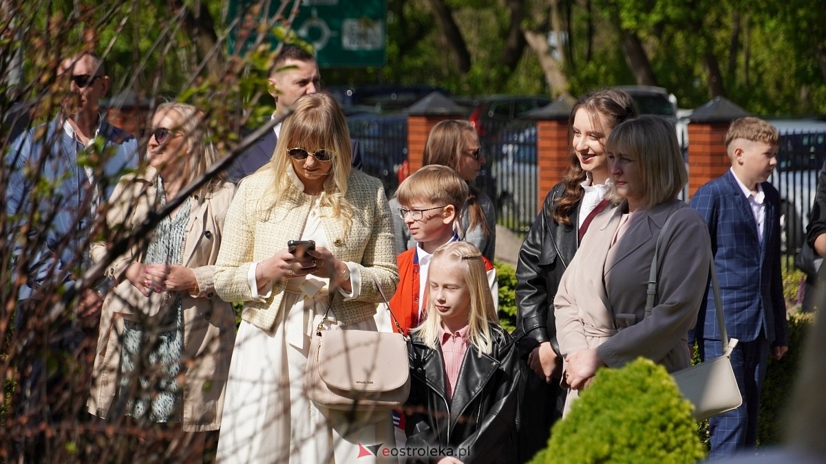 I Komunia Święta w parafii pw. Św. Wojciecha w Ostrołęce [11.05.2025] - zdjęcie #28 - eOstroleka.pl