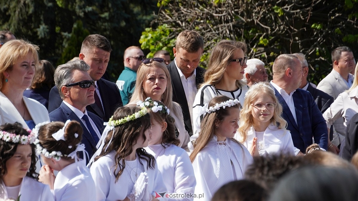 I Komunia Święta w parafii pw. Św. Wojciecha w Ostrołęce [11.05.2025] - zdjęcie #26 - eOstroleka.pl