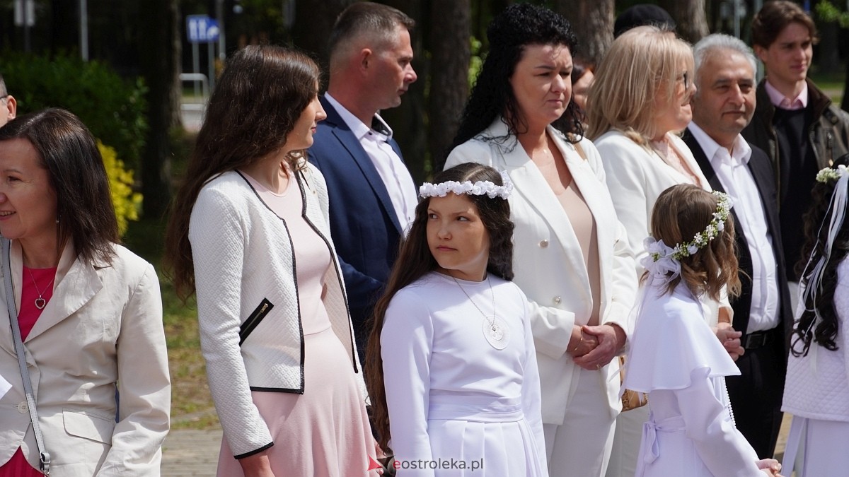 I Komunia Święta w parafii pw. Zbawiciela Świata w Ostrołęce [11.05.2025] - zdjęcie #89 - eOstroleka.pl