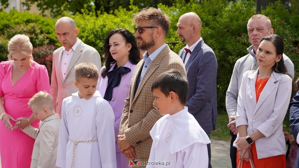 I Komunia Święta w parafii pw. Zbawiciela Świata w Ostrołęce [11.05.2025] - zdjęcie #87 - eOstroleka.pl