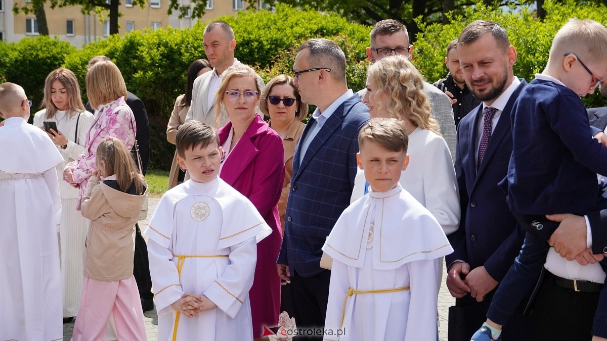I Komunia Święta w parafii pw. Zbawiciela Świata w Ostrołęce [11.05.2025] - zdjęcie #83 - eOstroleka.pl