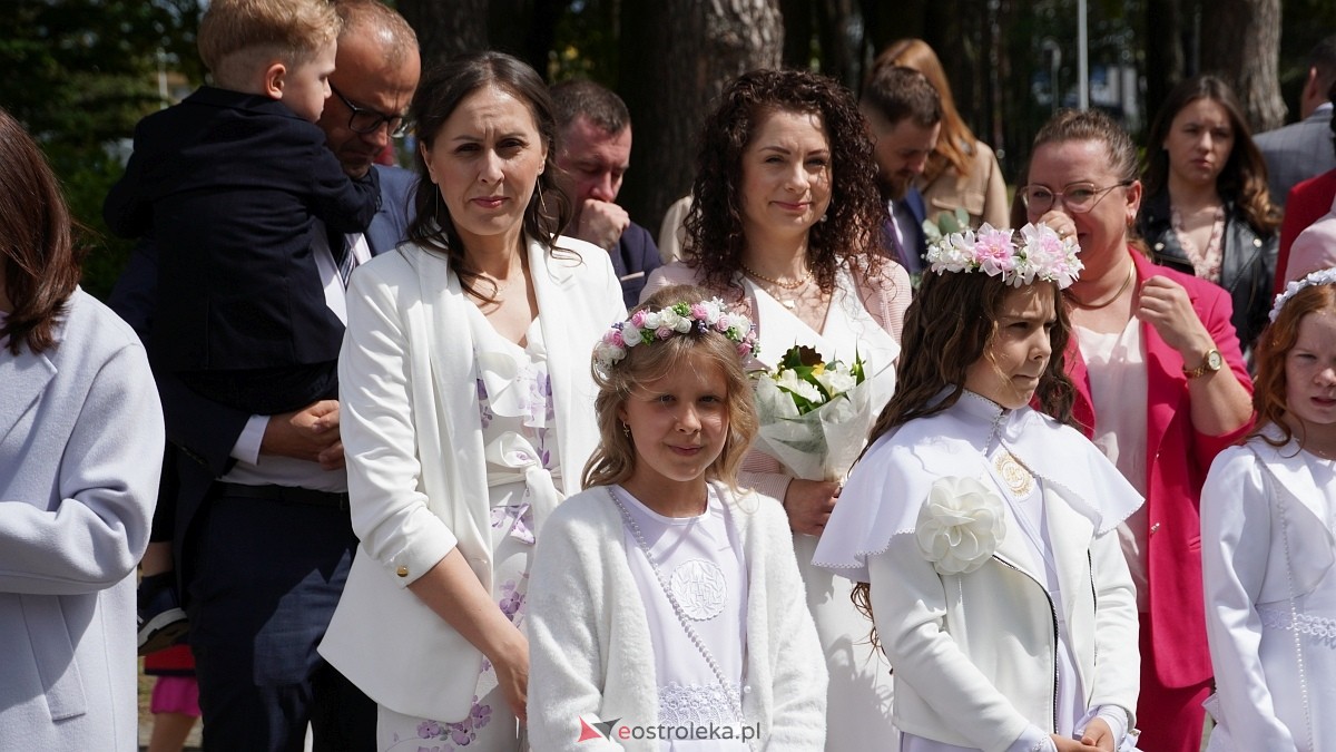 I Komunia Święta w parafii pw. Zbawiciela Świata w Ostrołęce [11.05.2025] - zdjęcie #80 - eOstroleka.pl