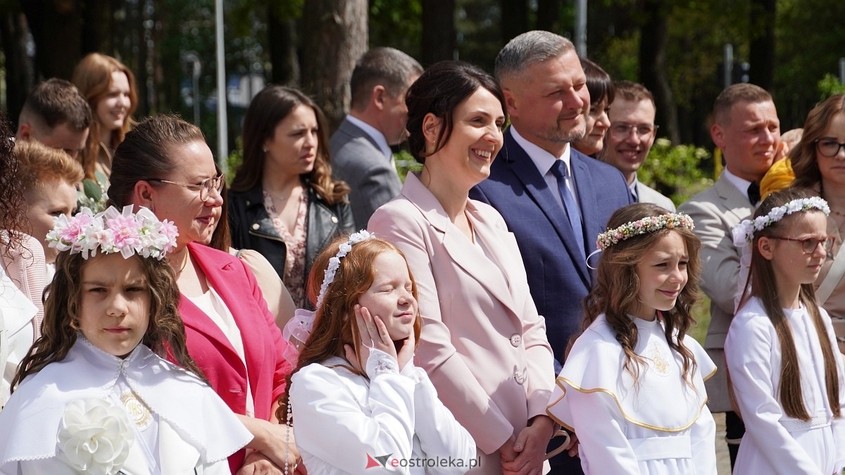 I Komunia Święta w parafii pw. Zbawiciela Świata w Ostrołęce [11.05.2025] - zdjęcie #79 - eOstroleka.pl