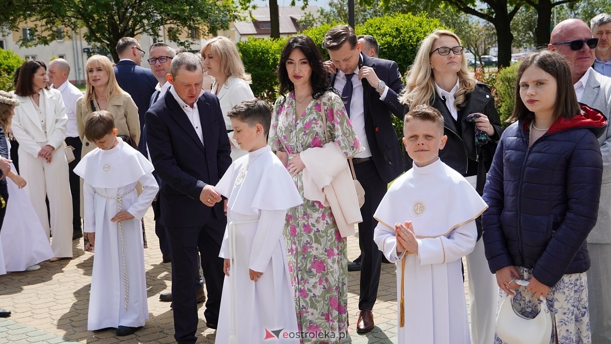 I Komunia Święta w parafii pw. Zbawiciela Świata w Ostrołęce [11.05.2025] - zdjęcie #73 - eOstroleka.pl