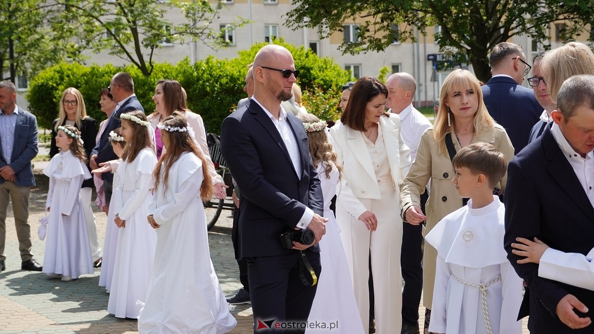 I Komunia Święta w parafii pw. Zbawiciela Świata w Ostrołęce [11.05.2025] - zdjęcie #72 - eOstroleka.pl