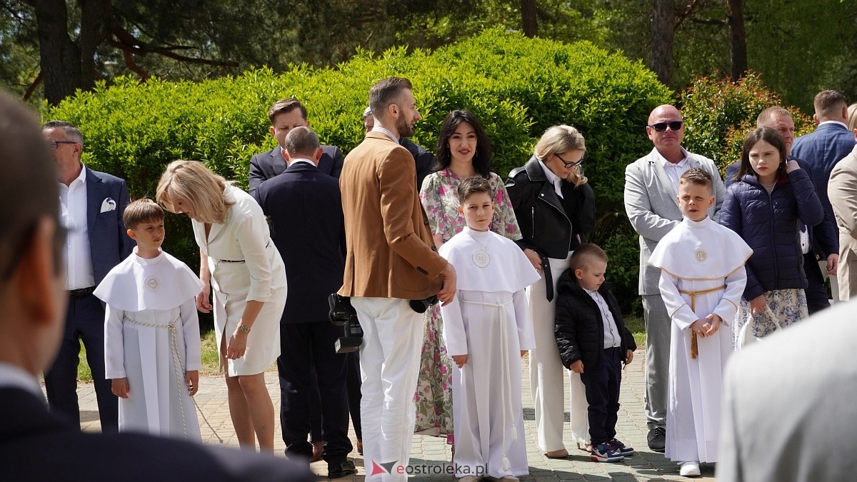 I Komunia Święta w parafii pw. Zbawiciela Świata w Ostrołęce [11.05.2025] - zdjęcie #63 - eOstroleka.pl