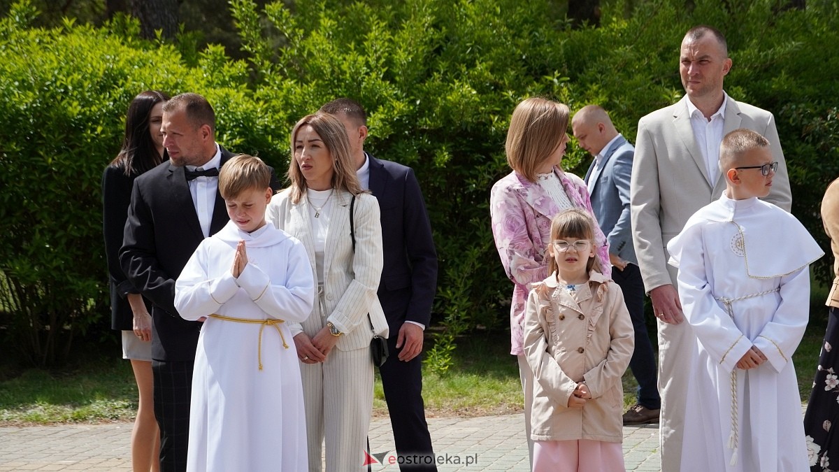 I Komunia Święta w parafii pw. Zbawiciela Świata w Ostrołęce [11.05.2025] - zdjęcie #58 - eOstroleka.pl