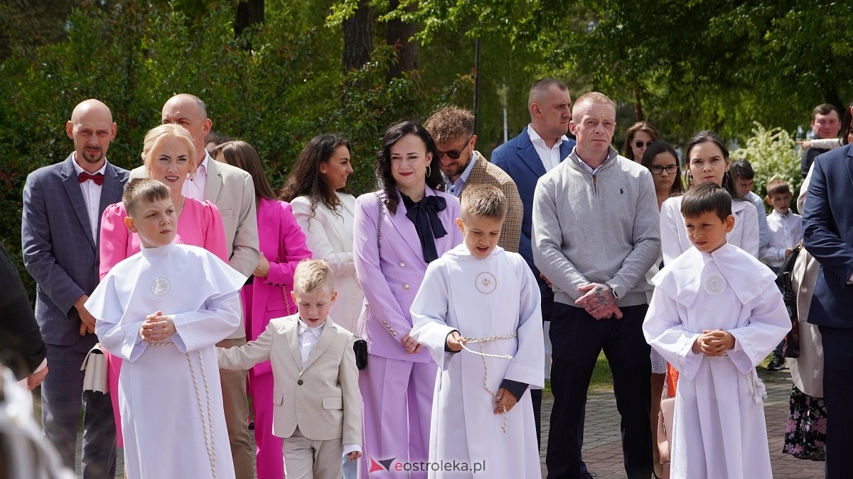 I Komunia Święta w parafii pw. Zbawiciela Świata w Ostrołęce [11.05.2025] - zdjęcie #55 - eOstroleka.pl