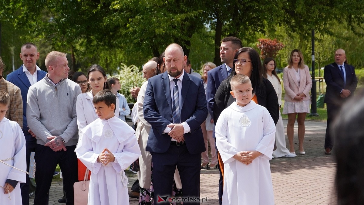 I Komunia Święta w parafii pw. Zbawiciela Świata w Ostrołęce [11.05.2025] - zdjęcie #54 - eOstroleka.pl