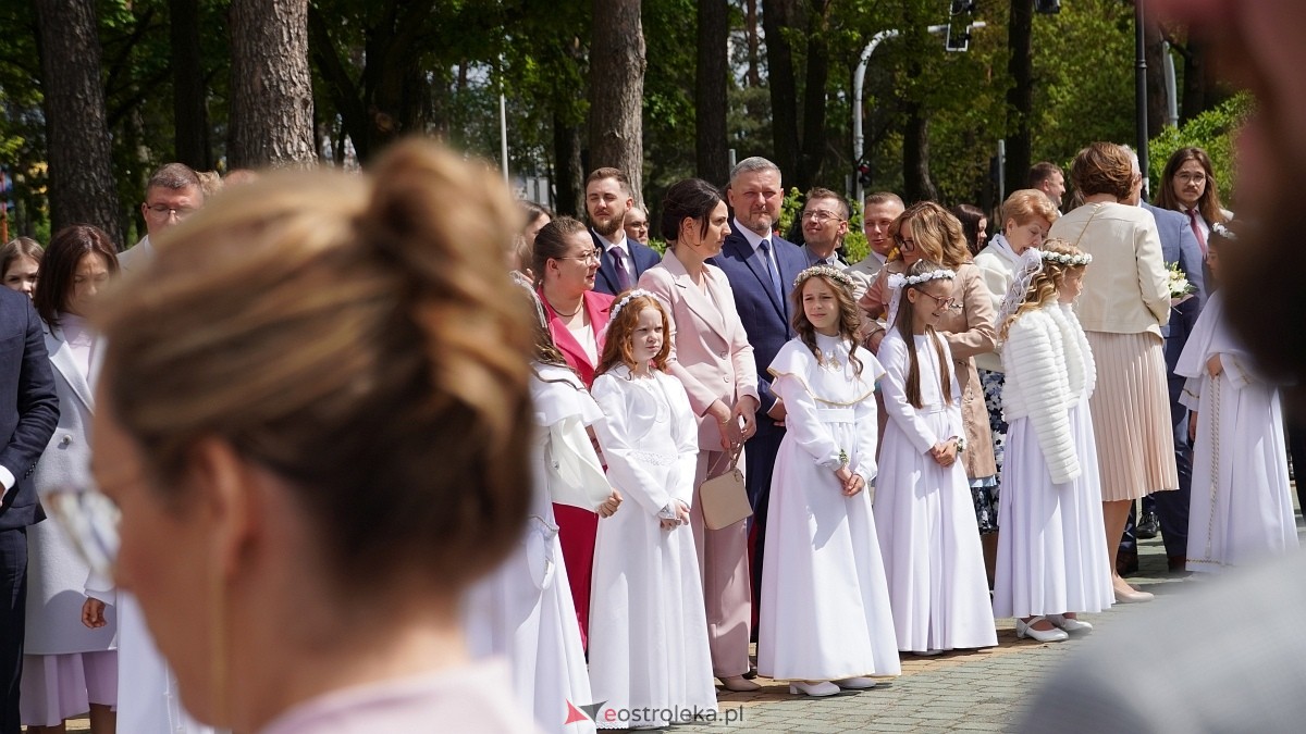 I Komunia Święta w parafii pw. Zbawiciela Świata w Ostrołęce [11.05.2025] - zdjęcie #49 - eOstroleka.pl