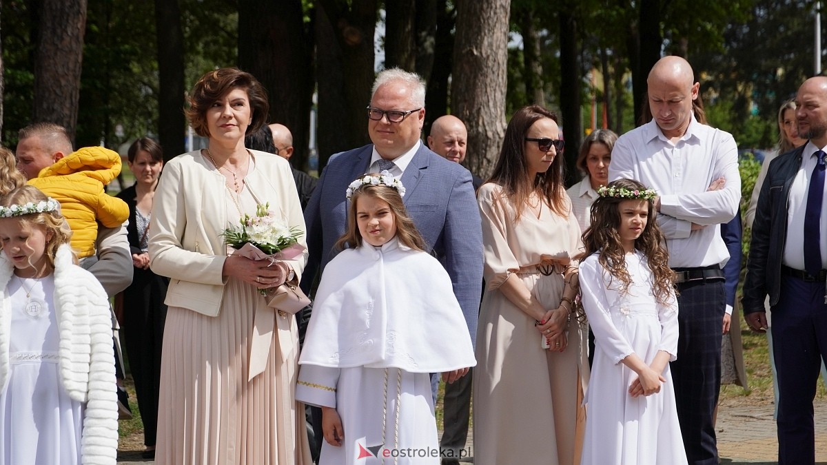 I Komunia Święta w parafii pw. Zbawiciela Świata w Ostrołęce [11.05.2025] - zdjęcie #46 - eOstroleka.pl