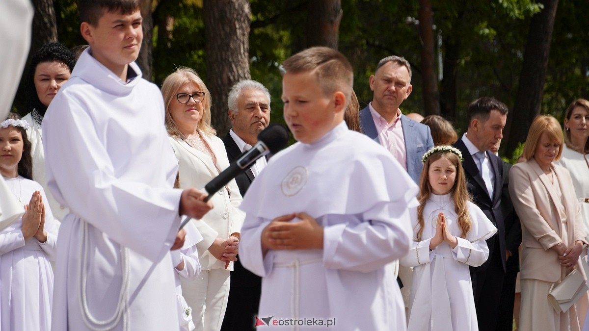 I Komunia Święta w parafii pw. Zbawiciela Świata w Ostrołęce [11.05.2025] - zdjęcie #36 - eOstroleka.pl