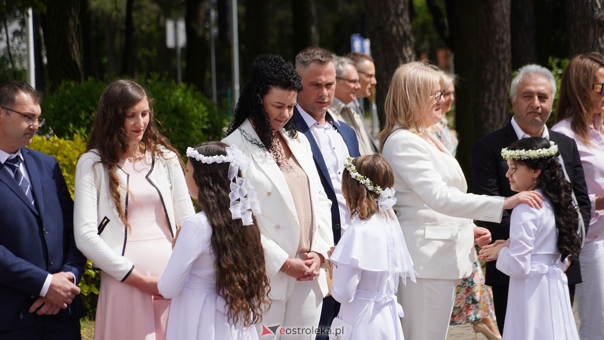 I Komunia Święta w parafii pw. Zbawiciela Świata w Ostrołęce [11.05.2025] - zdjęcie #34 - eOstroleka.pl