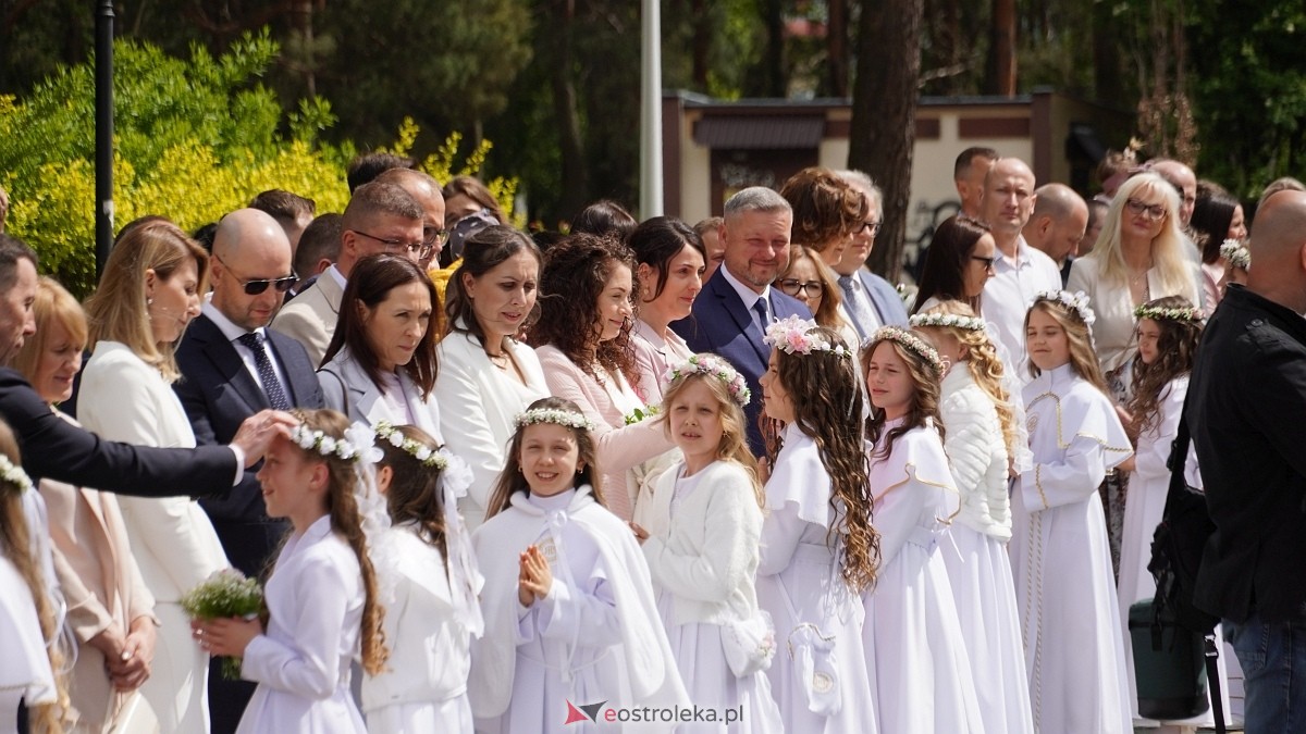 I Komunia Święta w parafii pw. Zbawiciela Świata w Ostrołęce [11.05.2025] - zdjęcie #32 - eOstroleka.pl