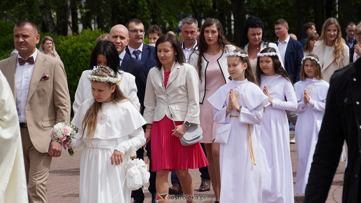 I Komunia Święta w parafii pw. Zbawiciela Świata w Ostrołęce [11.05.2025] - zdjęcie #23 - eOstroleka.pl