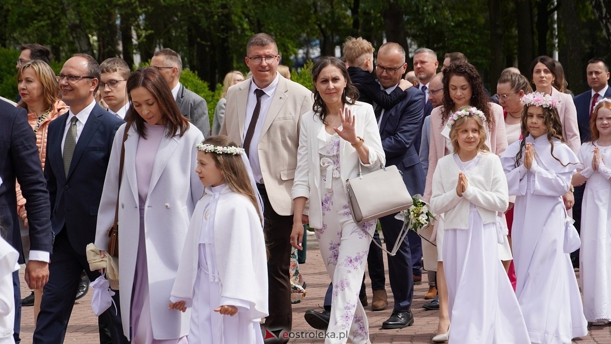 I Komunia Święta w parafii pw. Zbawiciela Świata w Ostrołęce [11.05.2025] - zdjęcie #19 - eOstroleka.pl