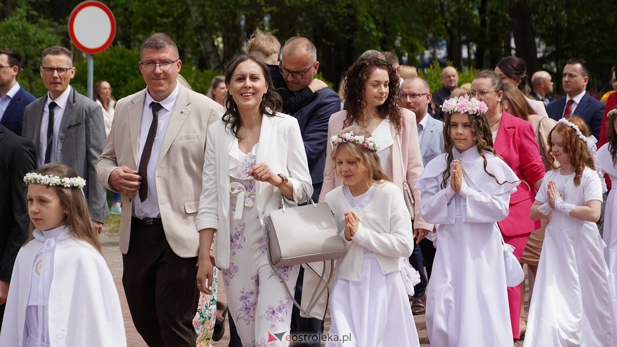 I Komunia Święta w parafii pw. Zbawiciela Świata w Ostrołęce [11.05.2025] - zdjęcie #18 - eOstroleka.pl