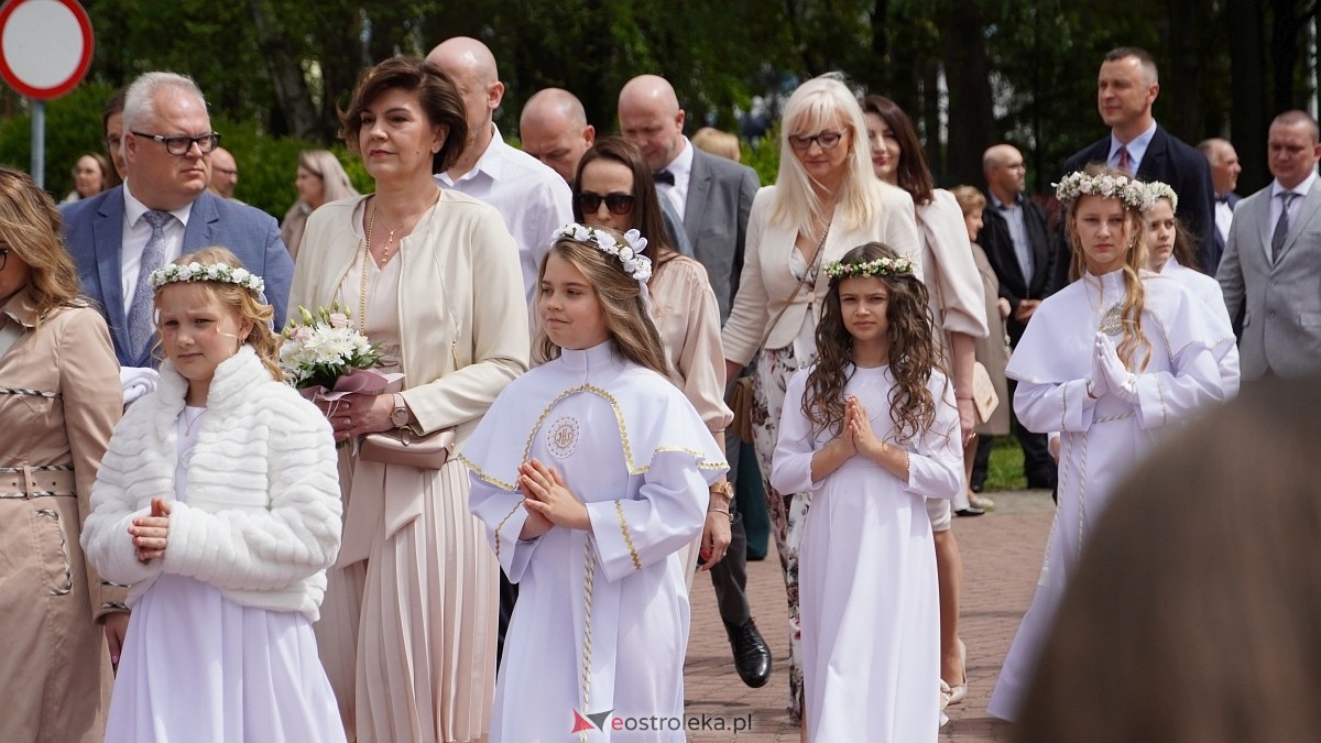 I Komunia Święta w parafii pw. Zbawiciela Świata w Ostrołęce [11.05.2025] - zdjęcie #15 - eOstroleka.pl