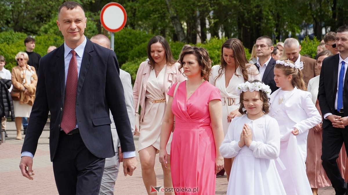 I Komunia Święta w parafii pw. Zbawiciela Świata w Ostrołęce [11.05.2025] - zdjęcie #13 - eOstroleka.pl