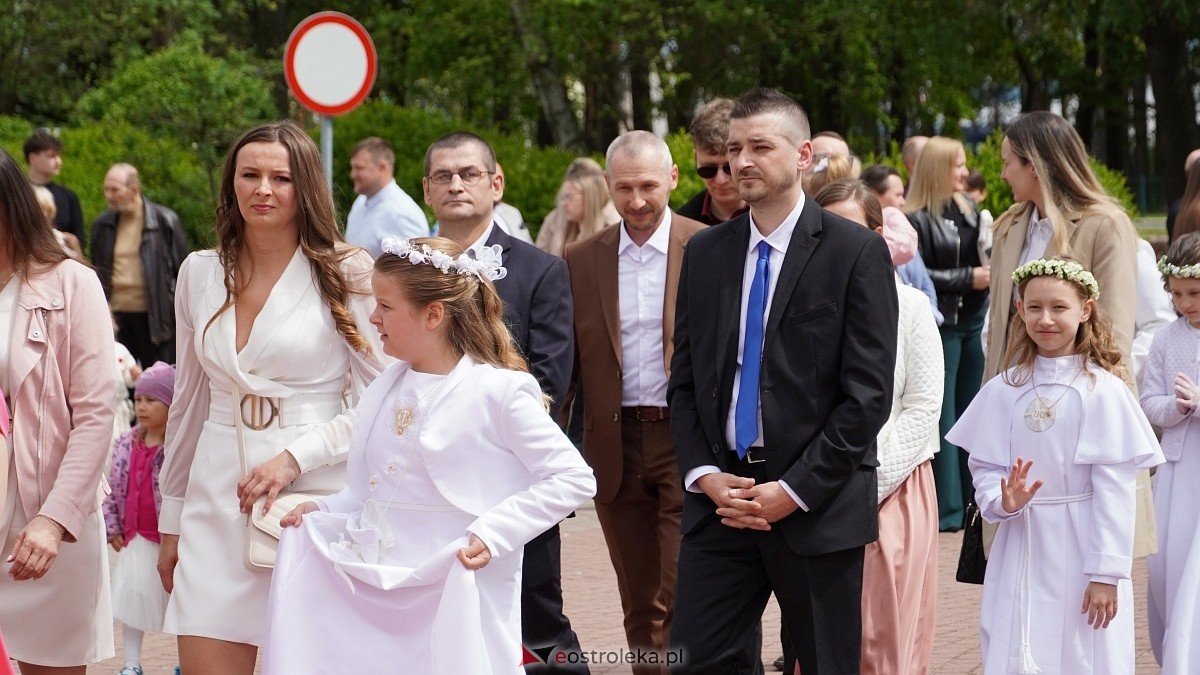 I Komunia Święta w parafii pw. Zbawiciela Świata w Ostrołęce [11.05.2025] - zdjęcie #12 - eOstroleka.pl