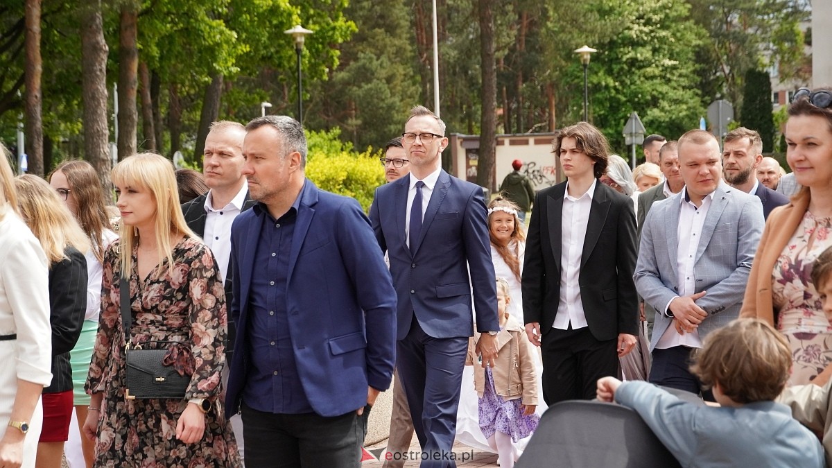 I Komunia Święta w parafii pw. Zbawiciela Świata w Ostrołęce [11.05.2025] - zdjęcie #2 - eOstroleka.pl