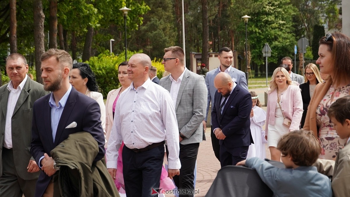 I Komunia Święta w parafii pw. Zbawiciela Świata w Ostrołęce [11.05.2025] - zdjęcie #1 - eOstroleka.pl