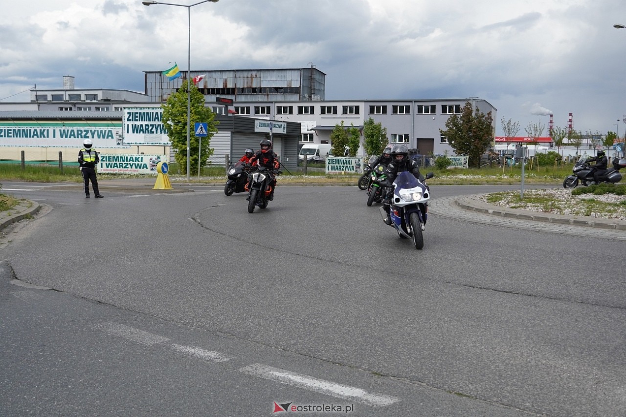 Moto Monster 2025: Parada aut i motocykli ulicami Ostrołęki [11.05.2025] - zdjęcie #12 - eOstroleka.pl