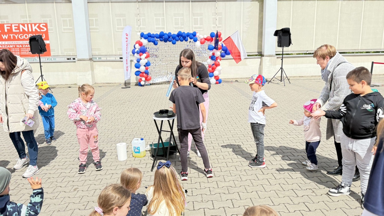 Rodzinny Piknik Europejski w Ostrołęce [11.05.2025] - zdjęcie #82 - eOstroleka.pl