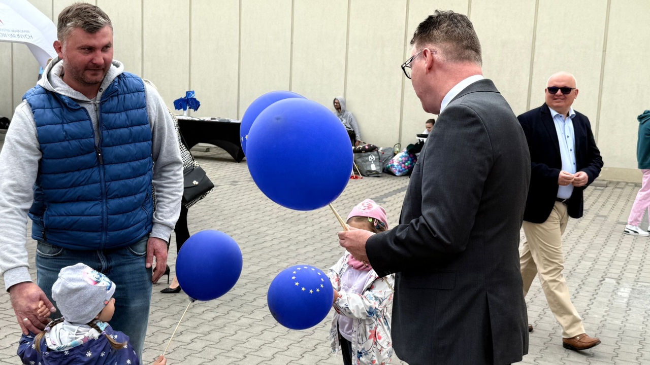 Rodzinny Piknik Europejski w Ostrołęce [11.05.2025] - zdjęcie #45 - eOstroleka.pl