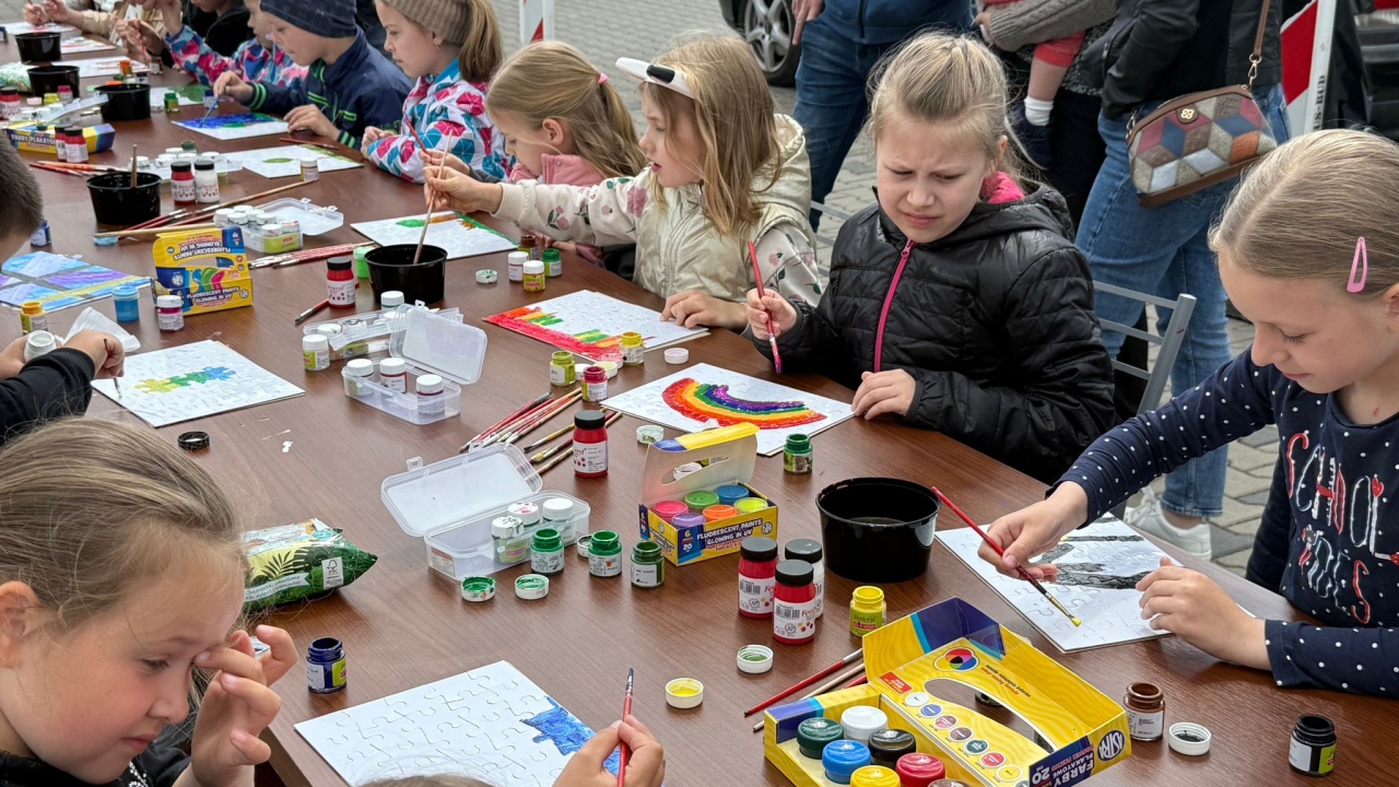 Rodzinny Piknik Europejski w Ostrołęce [11.05.2025] - zdjęcie #9 - eOstroleka.pl
