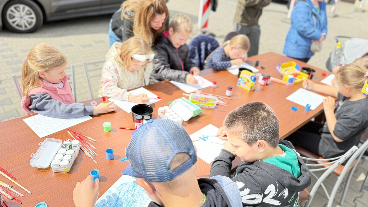 Rodzinny Piknik Europejski w Ostrołęce [11.05.2025] - zdjęcie #3 - eOstroleka.pl