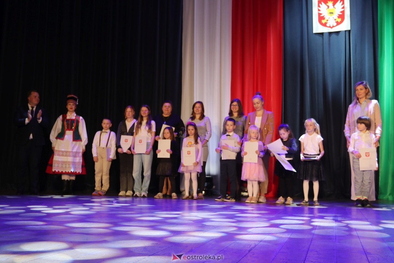 Nadzwyczajna sesja rady miasta Ostrołęki [12.05.2025] - zdjęcie #19 - eOstroleka.pl