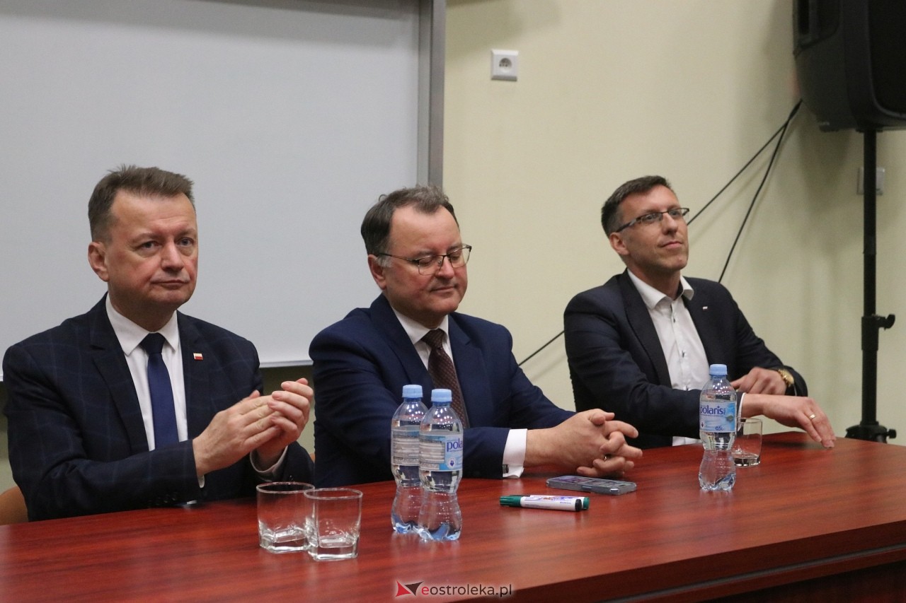Spotkanie z Mariuszem Błaszczakiem w Ostrołęce [12.05.2025] - zdjęcie #18 - eOstroleka.pl