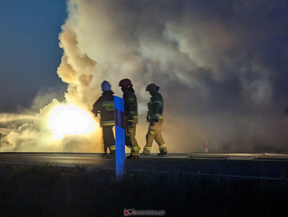 Pożar samochodu w Łodziskach [12.05.2025] - zdjęcie #12 - eOstroleka.pl