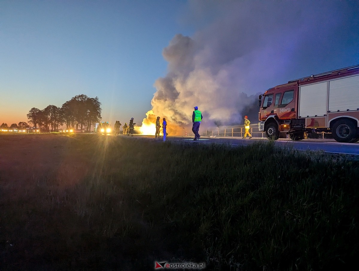 Pożar samochodu w Łodziskach [12.05.2025] - zdjęcie #11 - eOstroleka.pl