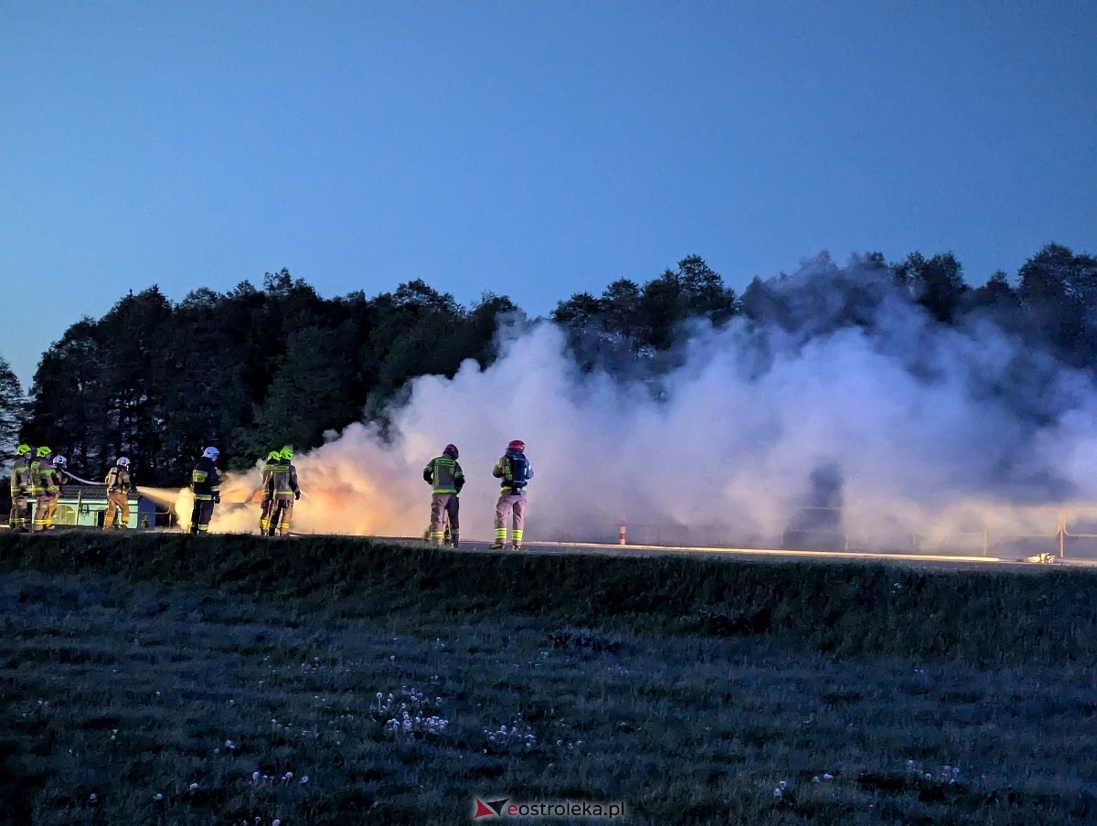 Pożar samochodu w Łodziskach [12.05.2025] - zdjęcie #9 - eOstroleka.pl