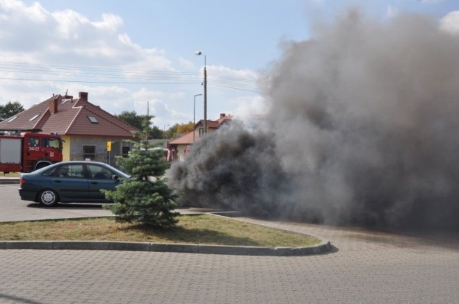 Wypadek z udziałem karetki i samochodów osobowych (25.IX.2011) - zdjęcie #4 - eOstroleka.pl