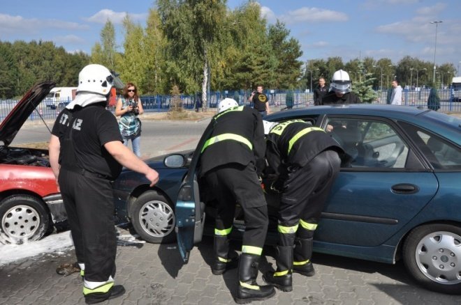Wypadek z udziałem karetki i samochodów osobowych (25.IX.2011) - zdjęcie #20 - eOstroleka.pl