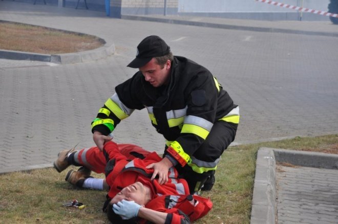 Wypadek z udziałem karetki i samochodów osobowych (25.IX.2011) - zdjęcie #34 - eOstroleka.pl