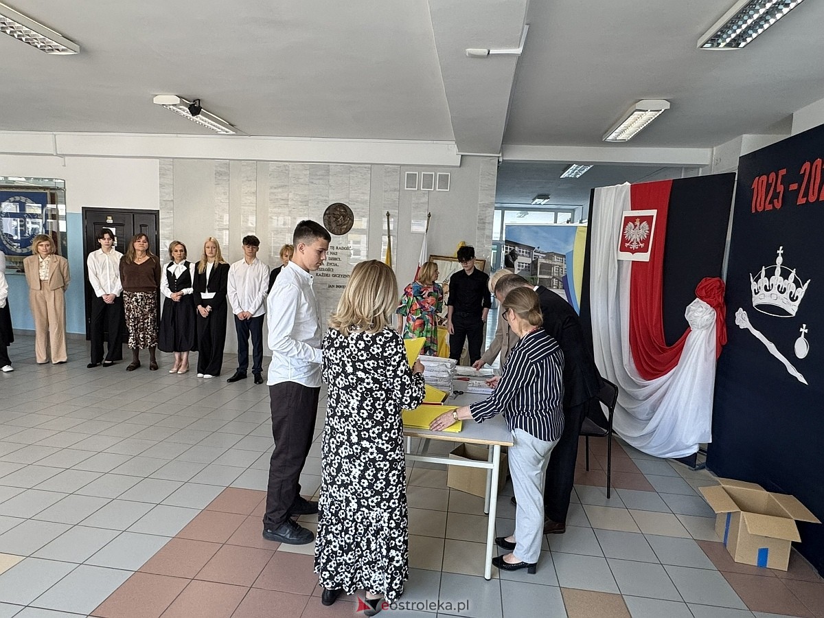 Egzamin óskomlasisty 2025 - język polski [13.05.2025] - zdjęcie #34 - eOstroleka.pl