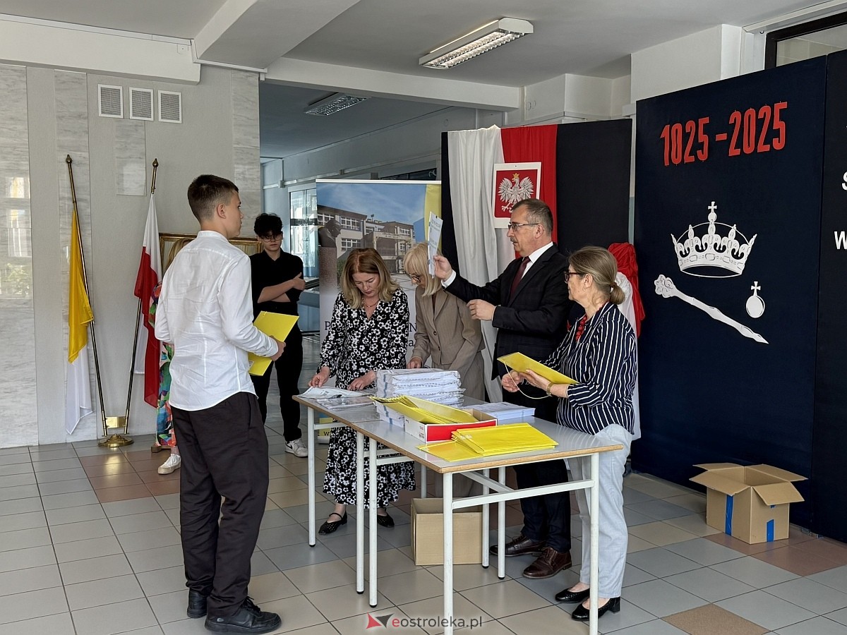 Egzamin óskomlasisty 2025 - język polski [13.05.2025] - zdjęcie #33 - eOstroleka.pl