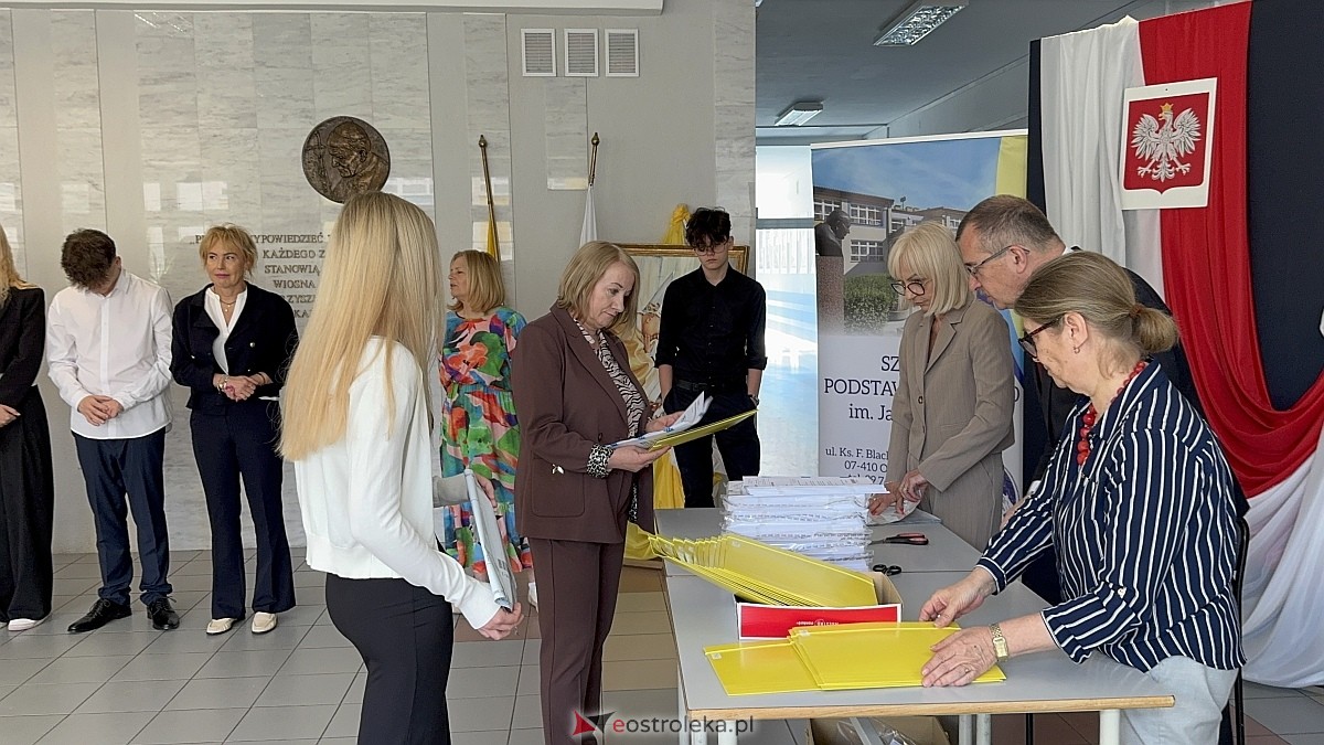 Egzamin óskomlasisty 2025 - język polski [13.05.2025] - zdjęcie #25 - eOstroleka.pl
