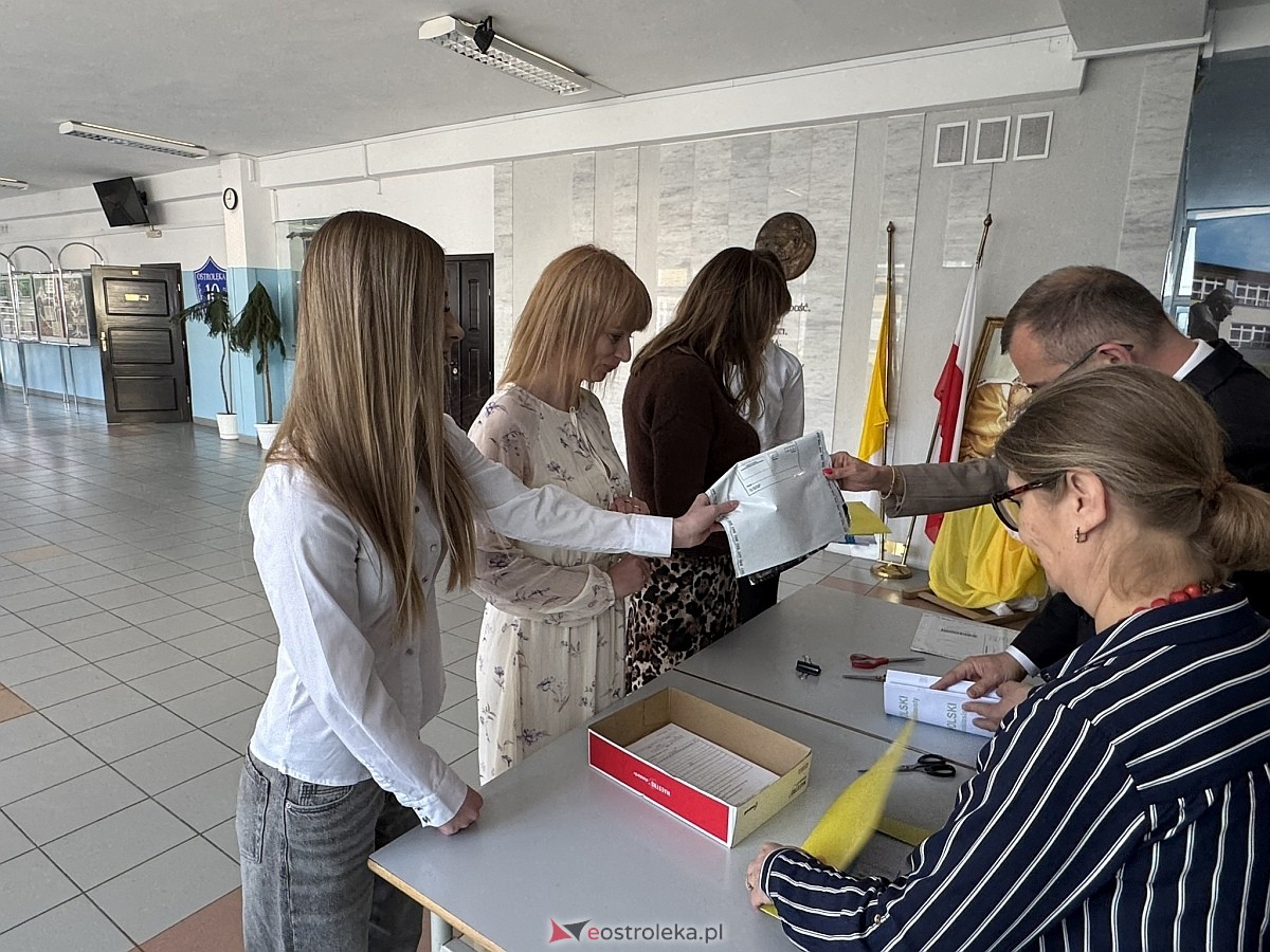 Egzamin óskomlasisty 2025 - język polski [13.05.2025] - zdjęcie #1 - eOstroleka.pl