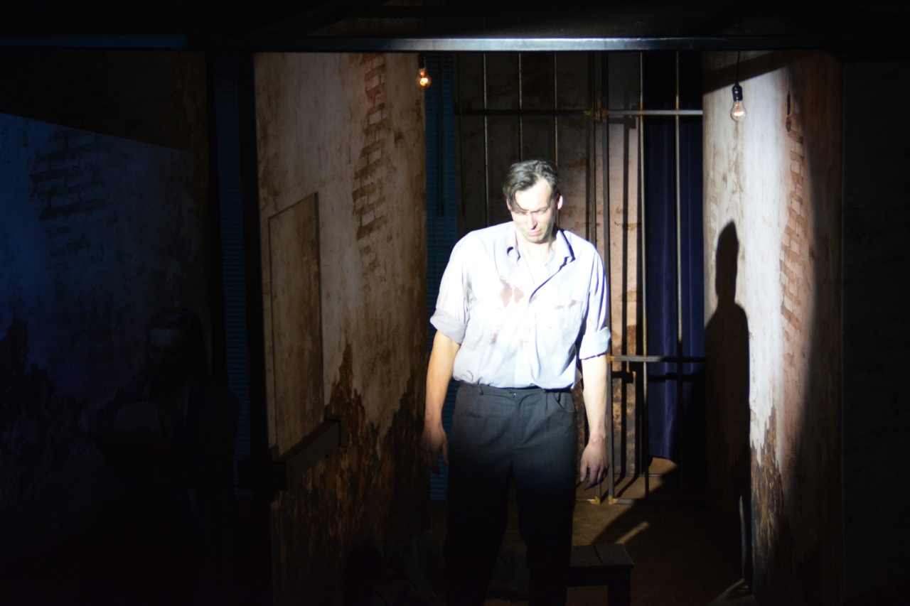 Spektakl Przez ścianę w Centrum Kultury Kurpiowskiej w Kadzidle [12.05.2025] - zdjęcie #26 - eOstroleka.pl