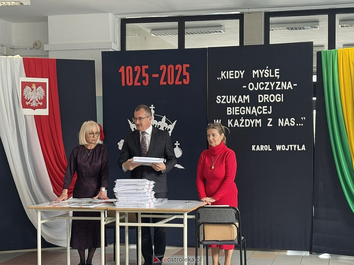 Egzamin ósmoklasisty 2025 - matematyka [14.05.2025] - zdjęcie #28 - eOstroleka.pl