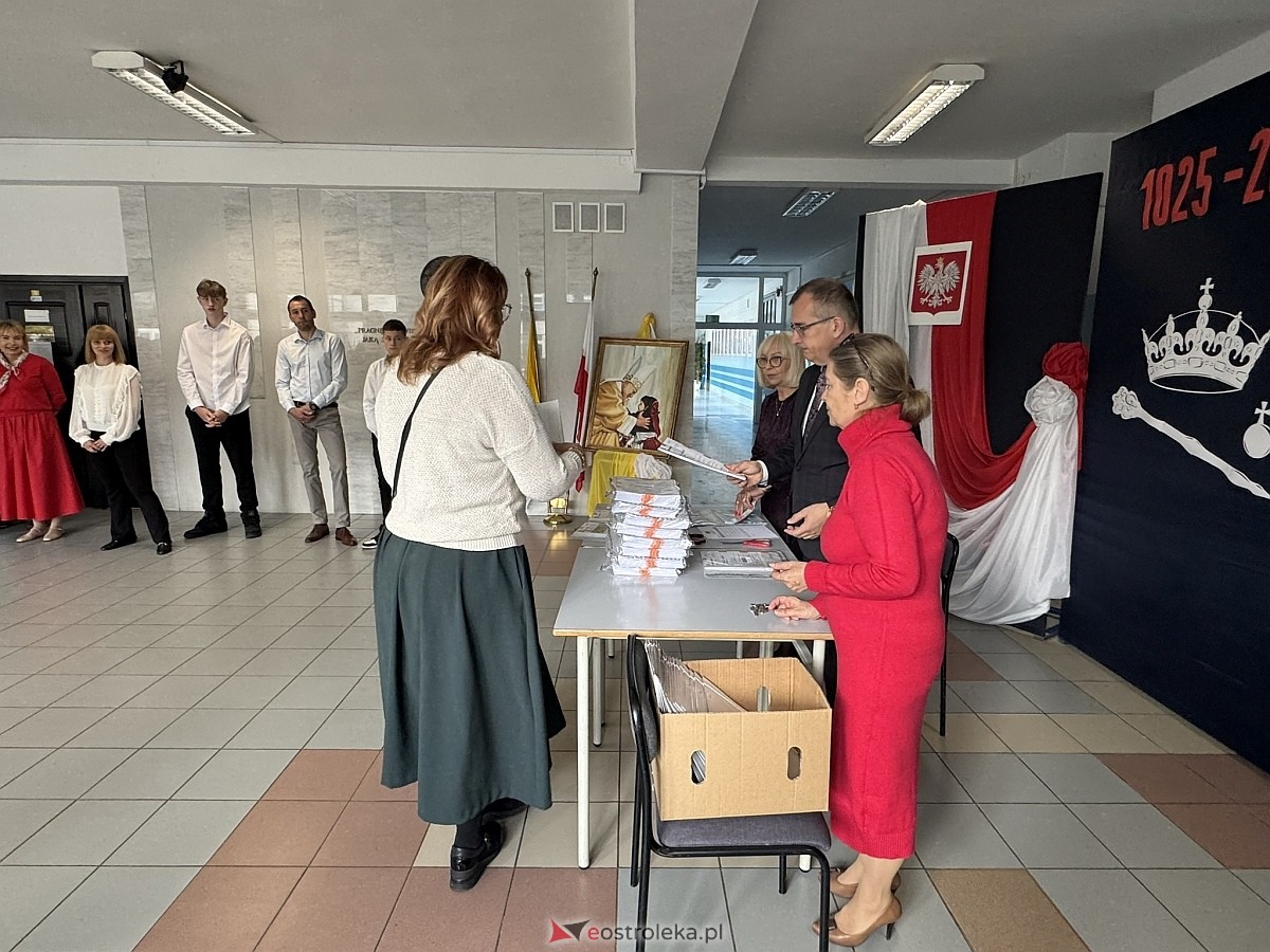 Egzamin ósmoklasisty 2025 - matematyka [14.05.2025] - zdjęcie #21 - eOstroleka.pl