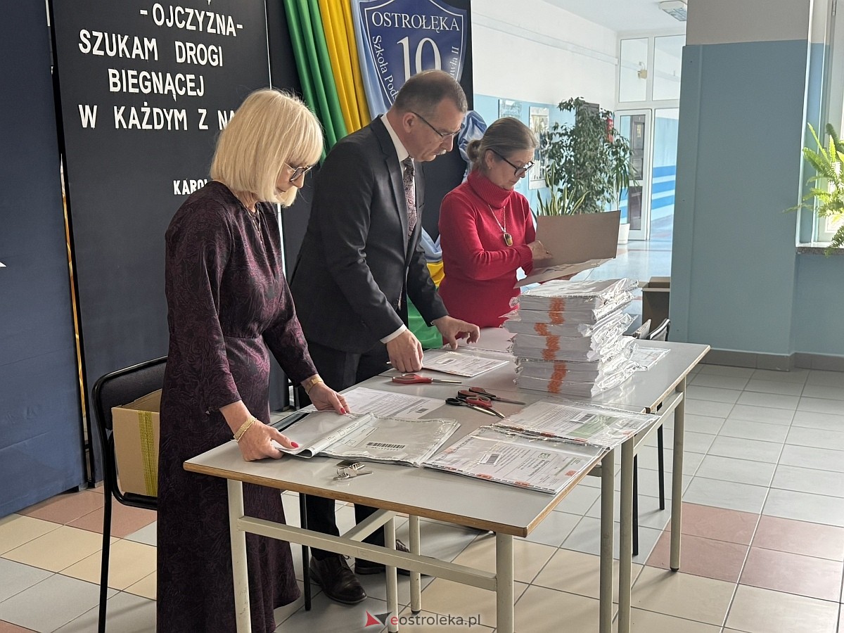 Egzamin ósmoklasisty 2025 - matematyka [14.05.2025] - zdjęcie #19 - eOstroleka.pl