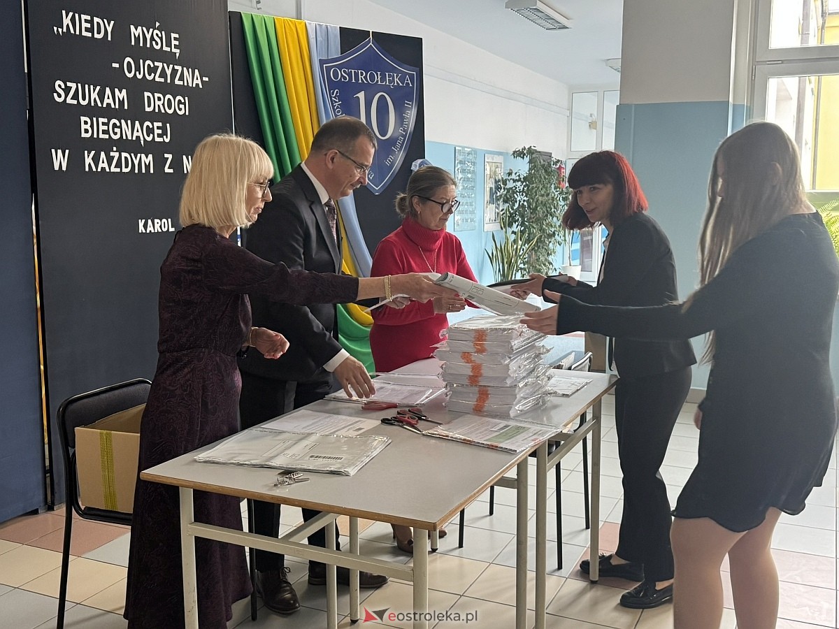 Egzamin ósmoklasisty 2025 - matematyka [14.05.2025] - zdjęcie #18 - eOstroleka.pl