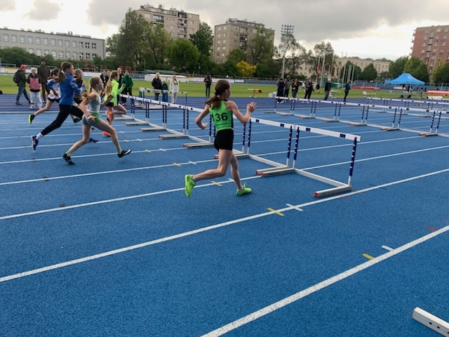 UKS Clan Ostrołęka w Mistrzostwach Warszawy Dzieci i w Mazowieckim Otwarciu Sezonu Lekkoatletycznego 2025 [10.05.2025] - zdjęcie #7 - eOstroleka.pl