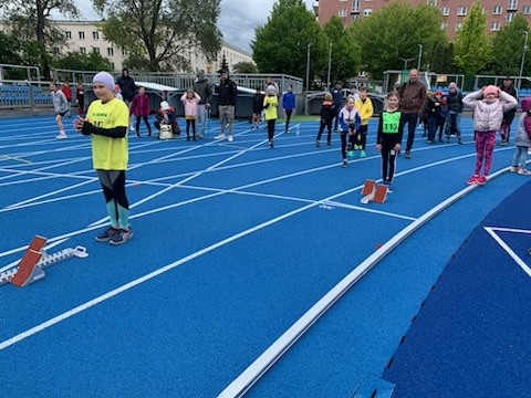 UKS Clan Ostrołęka w Mistrzostwach Warszawy Dzieci i w Mazowieckim Otwarciu Sezonu Lekkoatletycznego 2025 [10.05.2025] - zdjęcie #3 - eOstroleka.pl